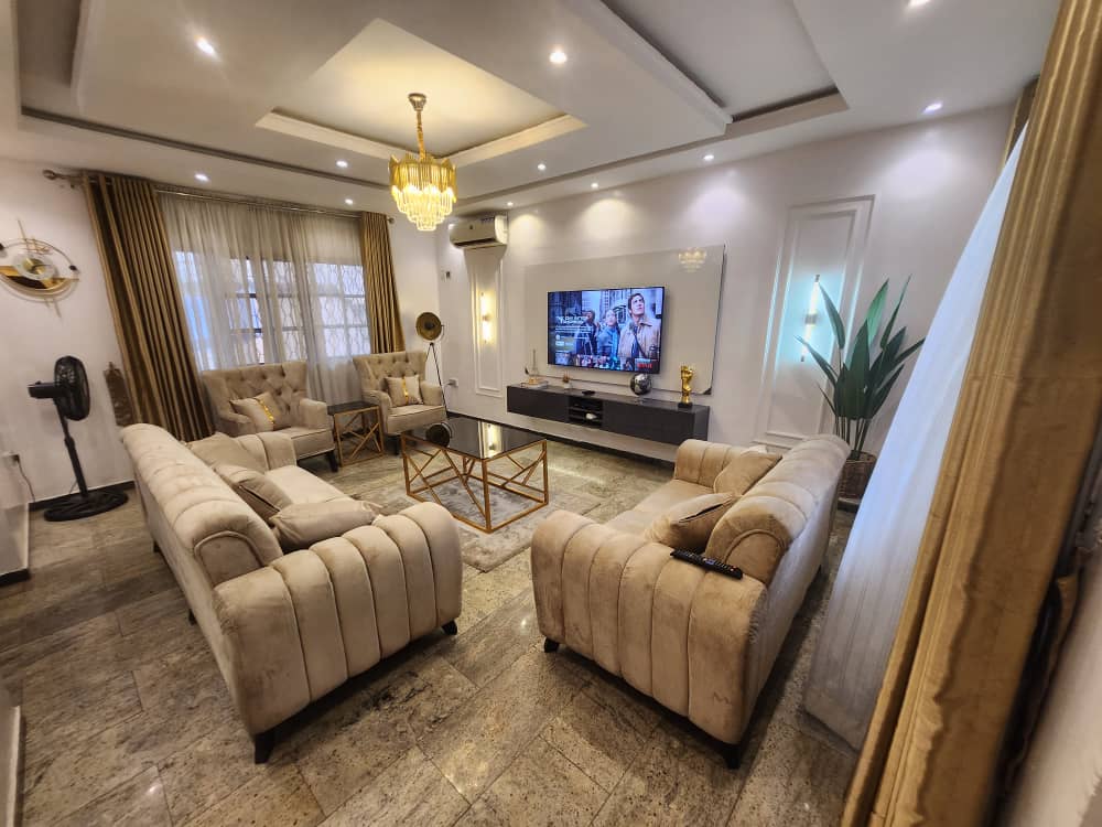 4 Bedroom Shortlet in Magodo