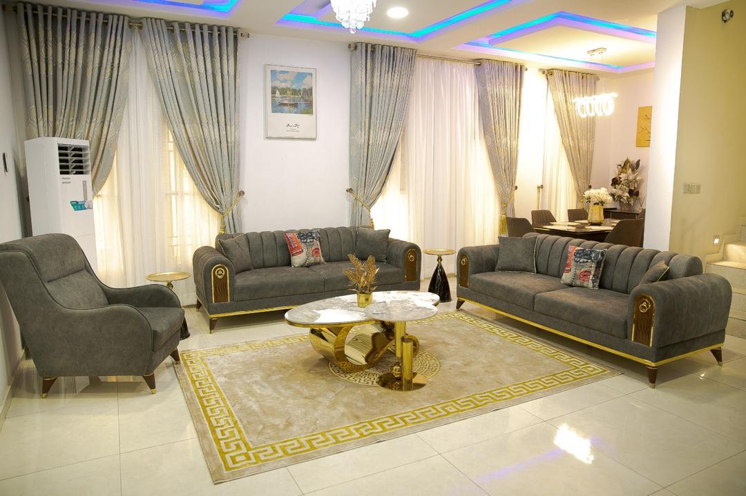 4 Bedroom Shortlet in Magodo