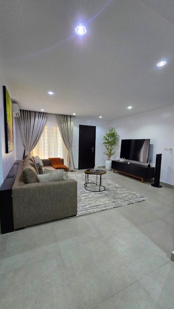 2 Bedroom Shortlet in Yaba
