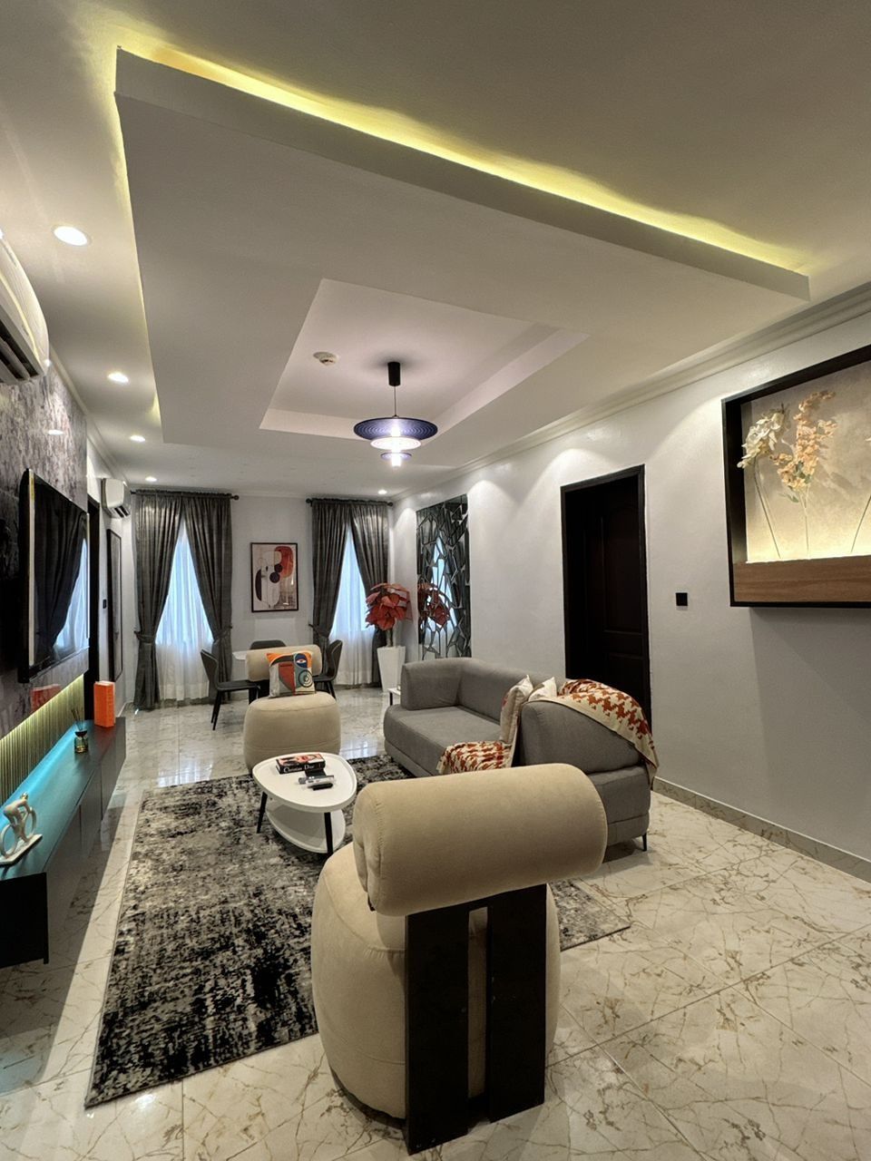 2 Bedroom Shortlet In Maryland