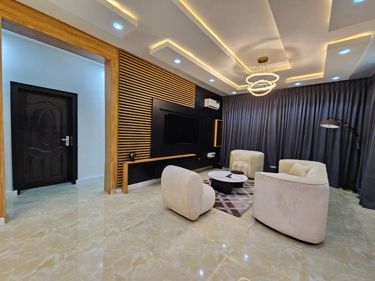 3 Bedroom Shortlet in Lekki Phase 1
