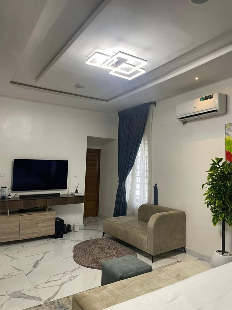 5 Bedroom Shortlet in Lekki