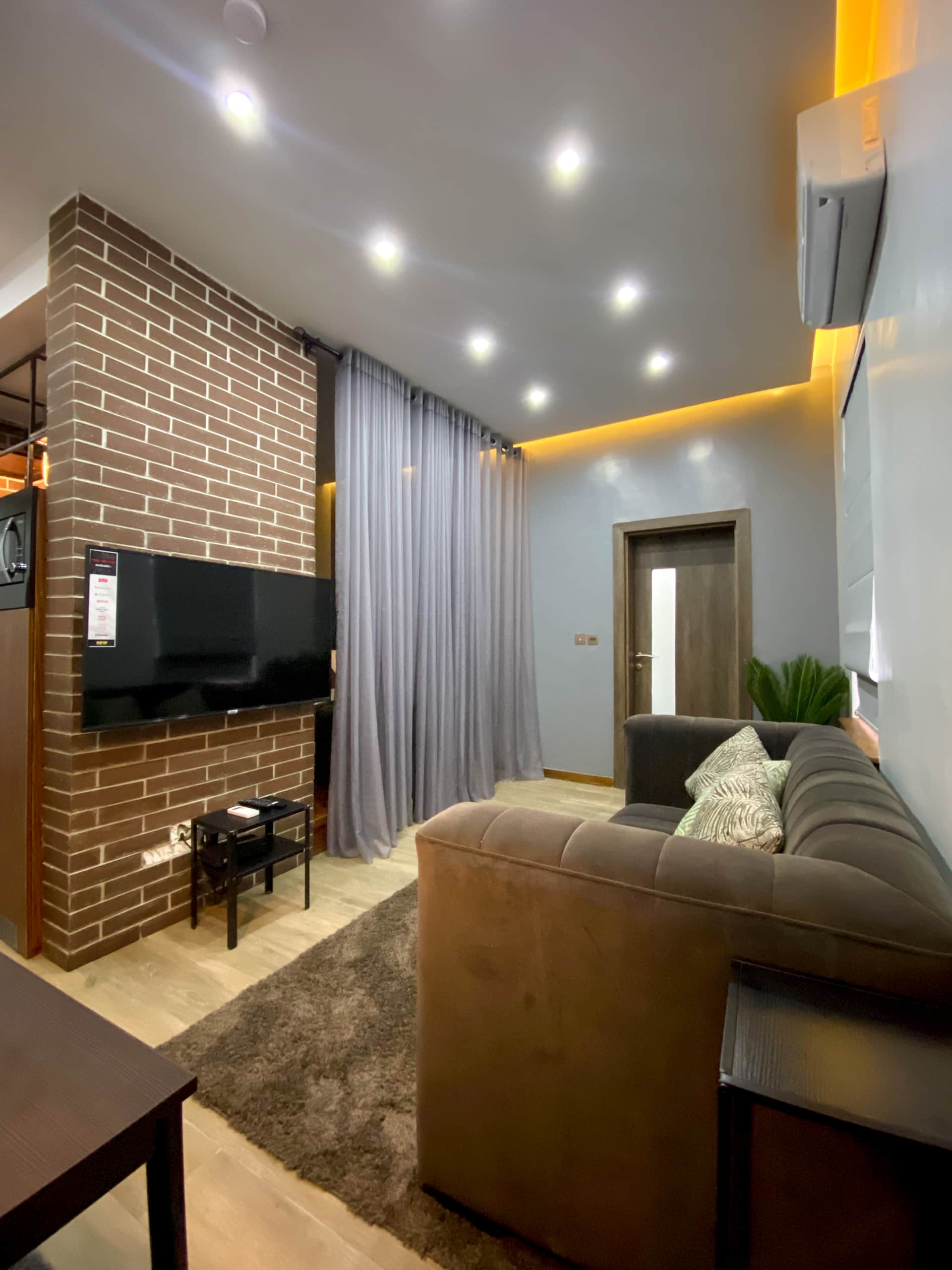 Studio Shortlet in Lekki Phase 1