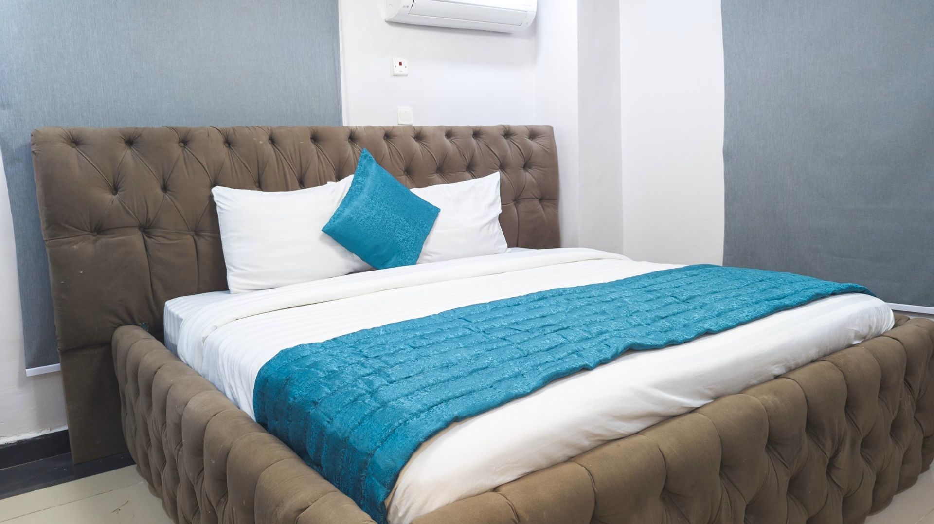 1 Bedroom in Yaba