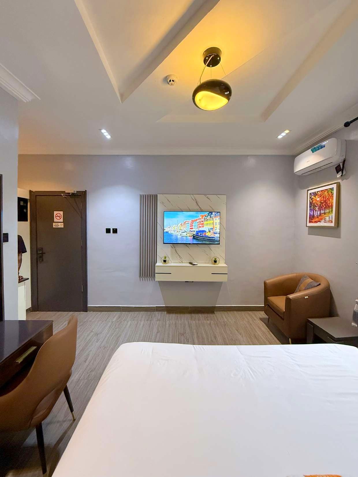 Studio shortlet in Opebi