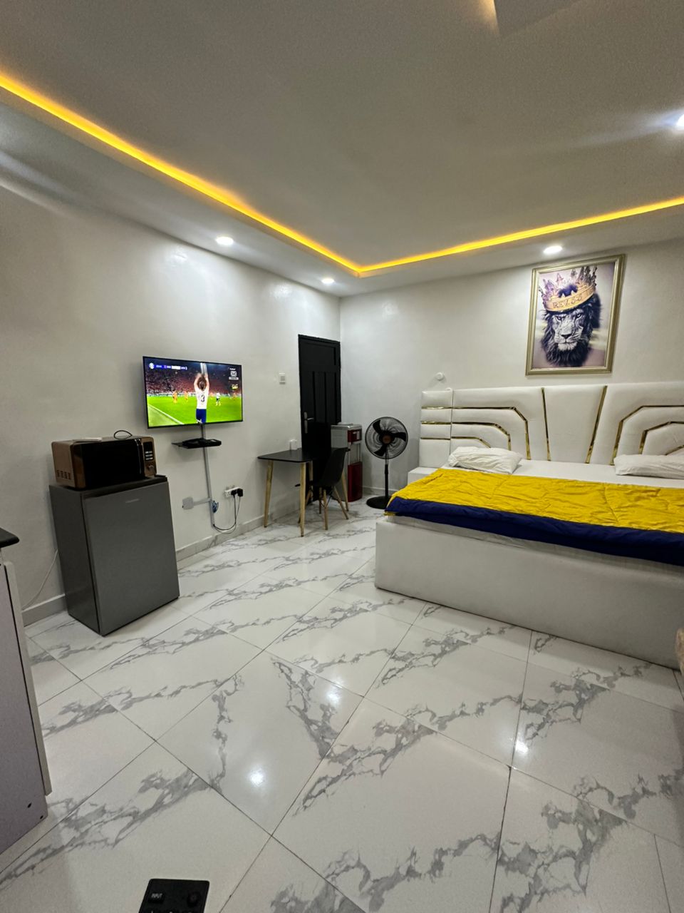 Studio shortlet in Ogudu