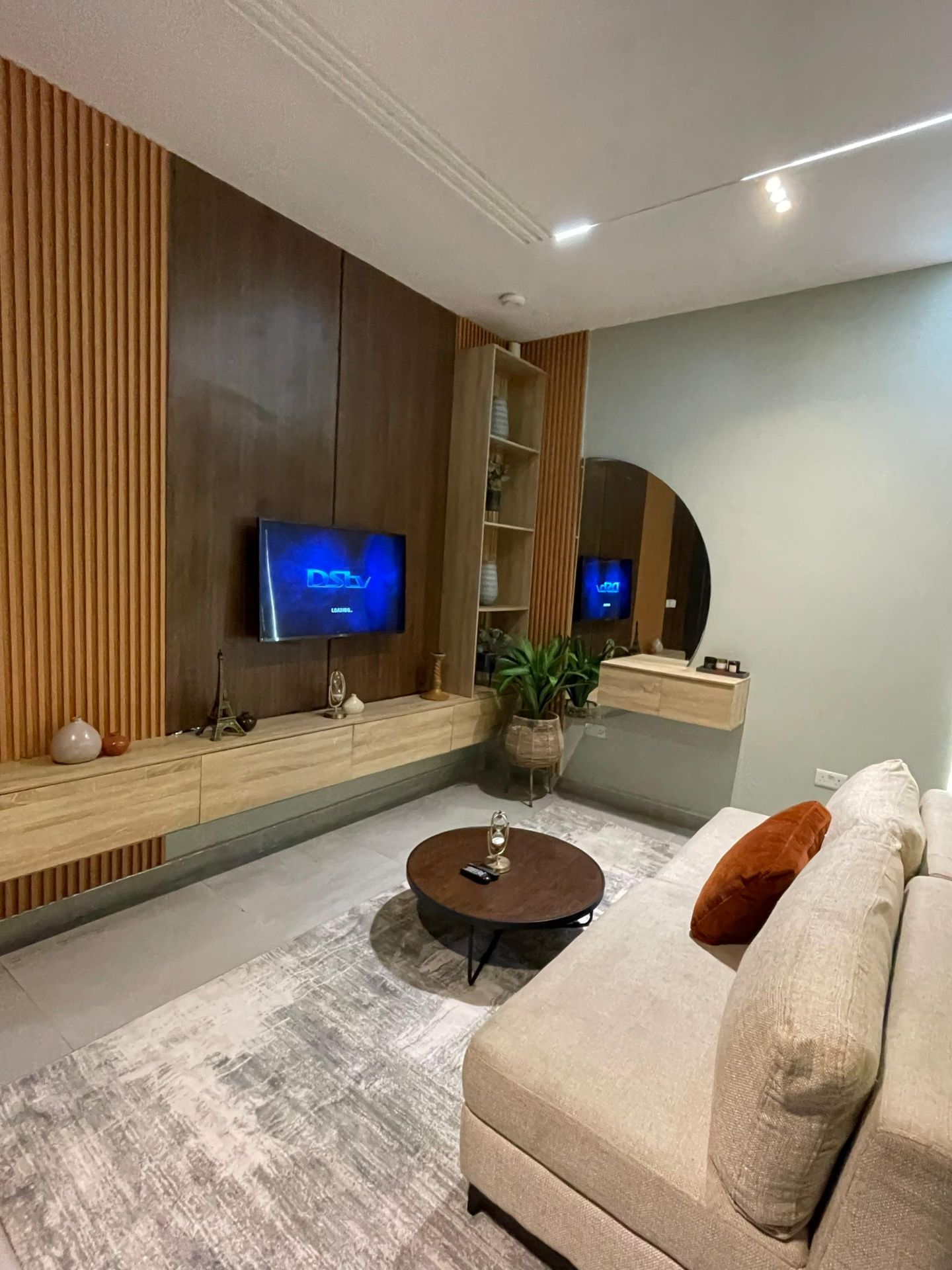 Studio Shortlet in Lekki Phase 1