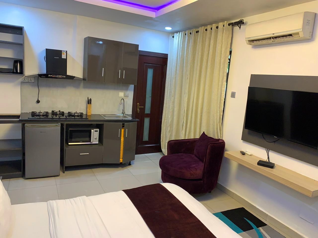 Studio Shortlet in Lekki Phase 1