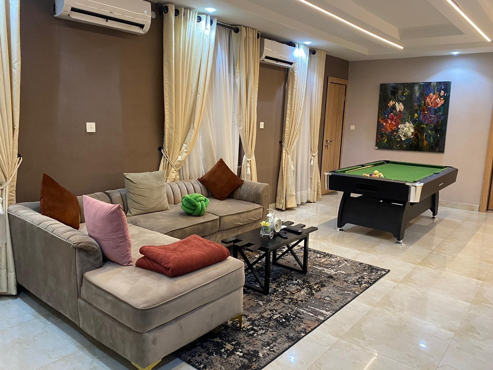 2 Bedroom in Lekki Phase 1