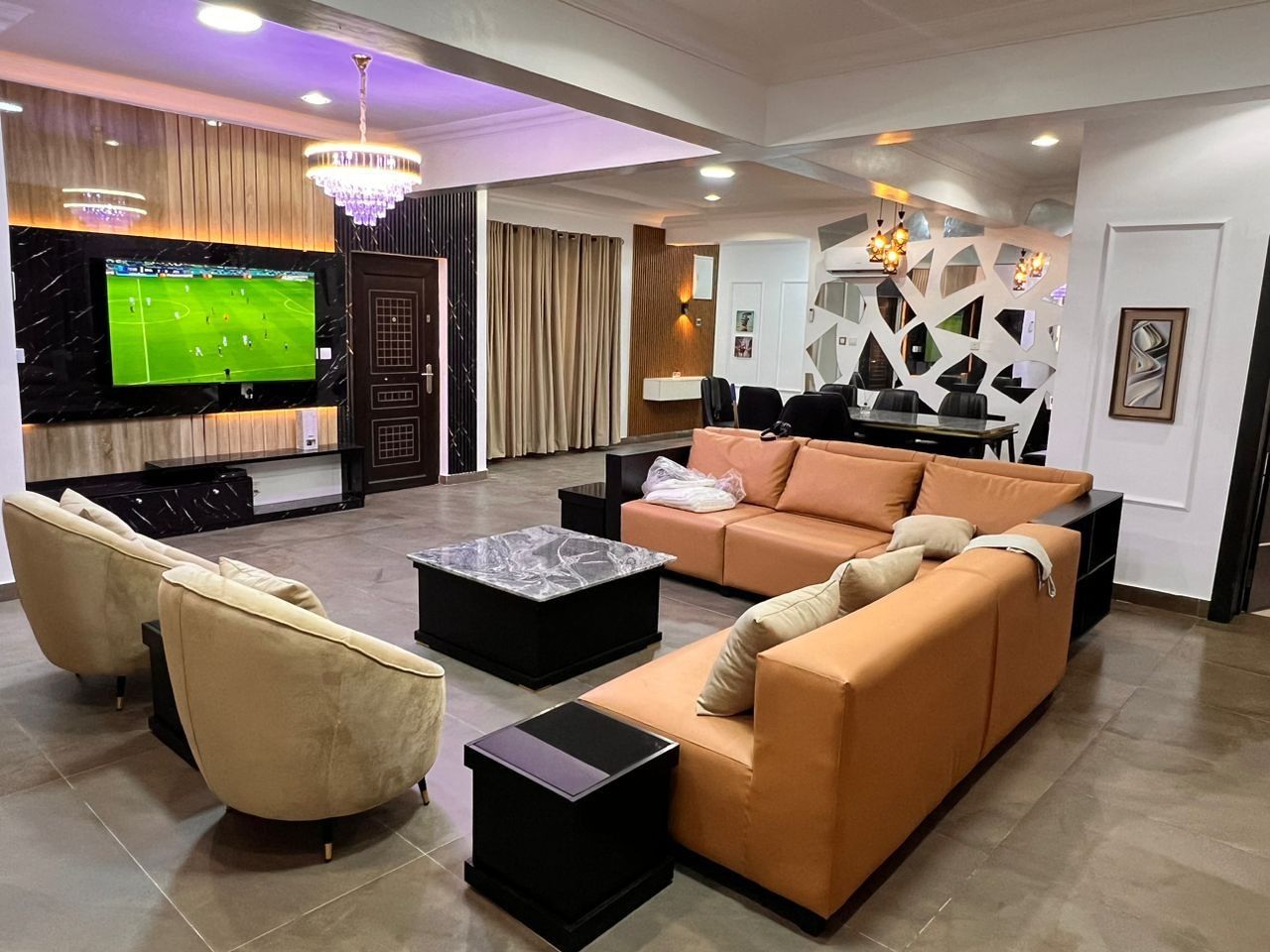 5 Bedroom Shortlet in Oniru