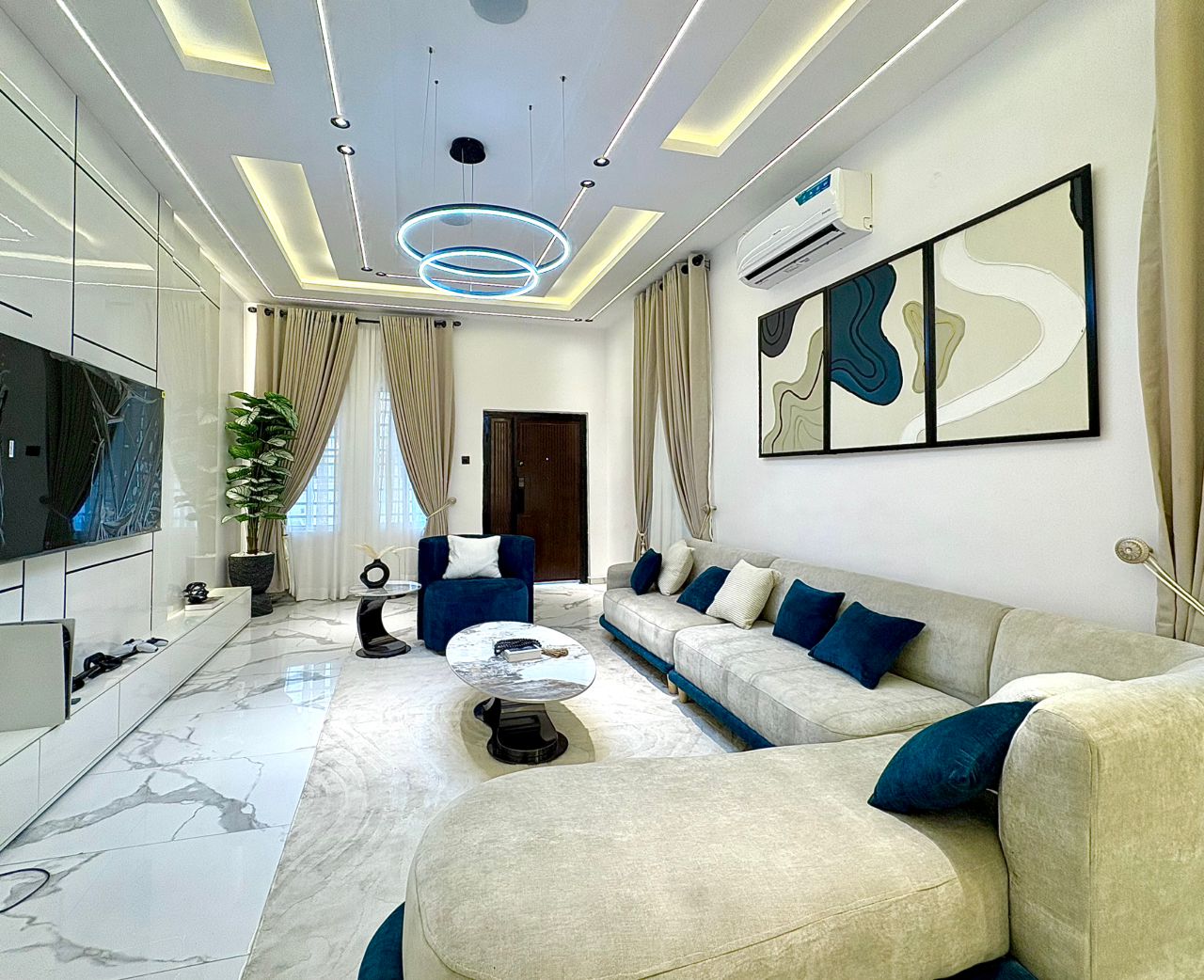 3 Bedroom Shortlet in Lekki Phase 1