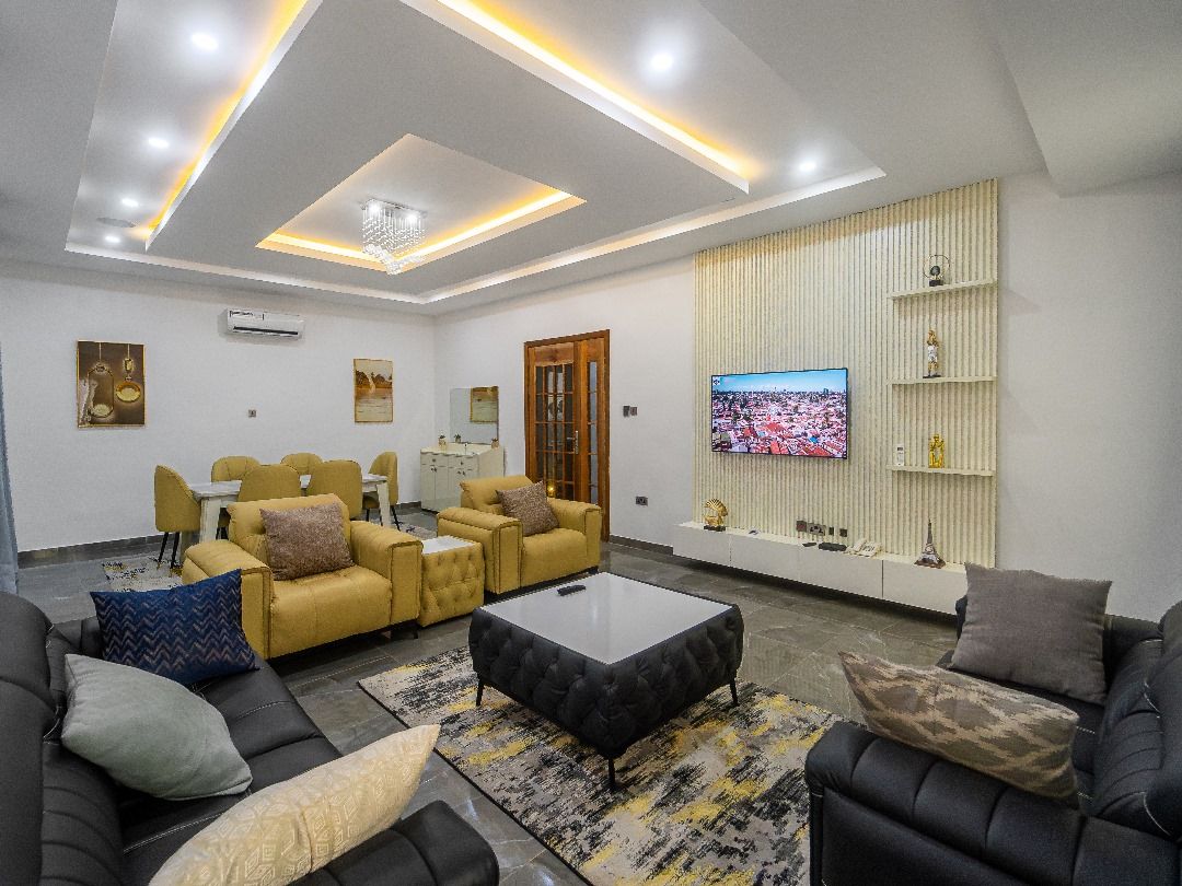 5 Bedroom Shortlet in Lekki Phase 1