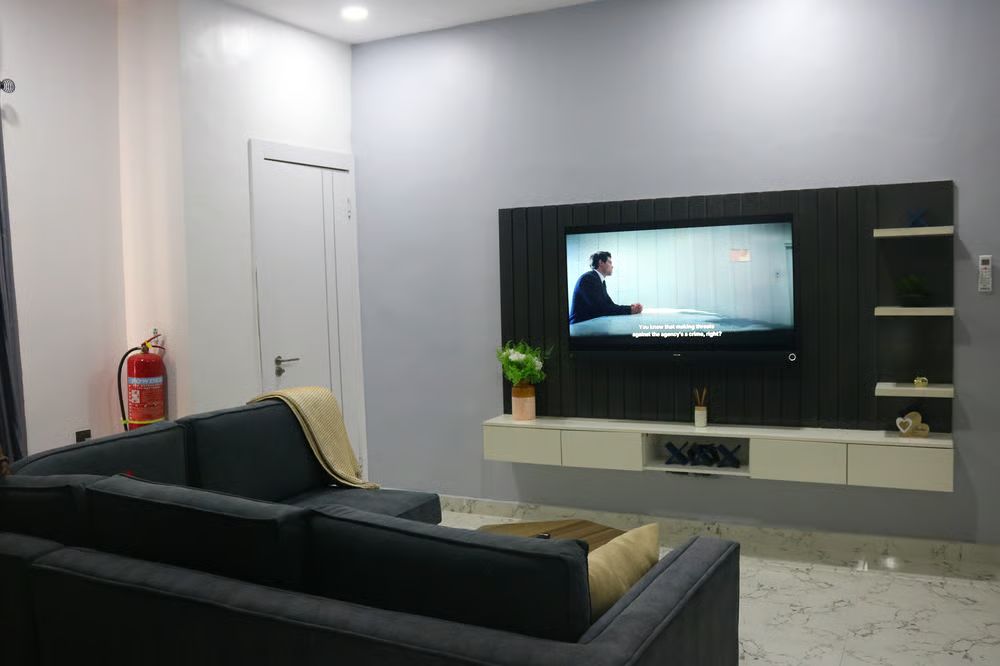 1 Bedroom in Lekki phase 1