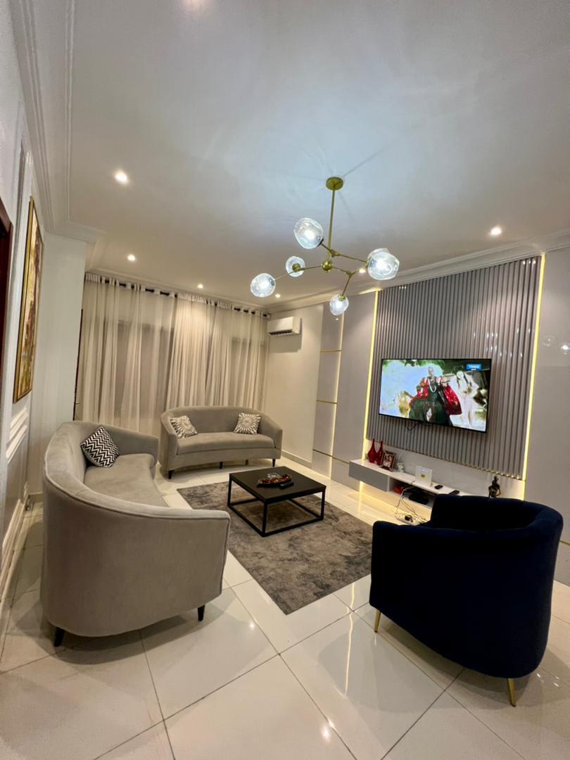 2 Bedroom Shortlet in Lekki Phase 1